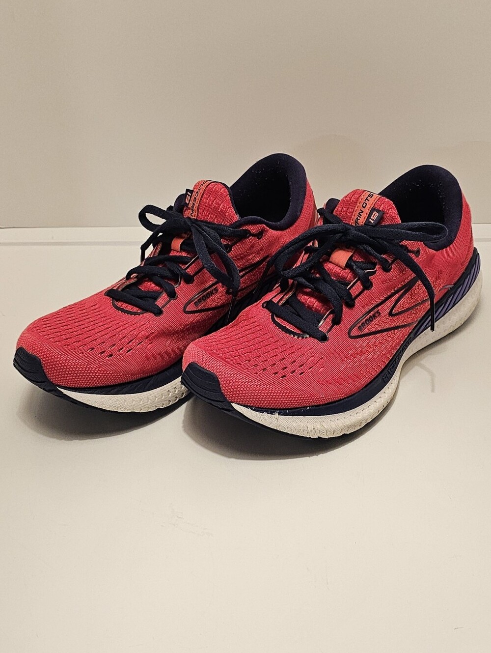 Brooks Glycerin GTS 19 in Pink & Purple